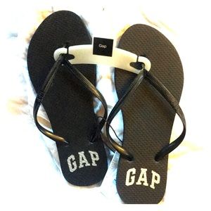 GAP flip flops NWT